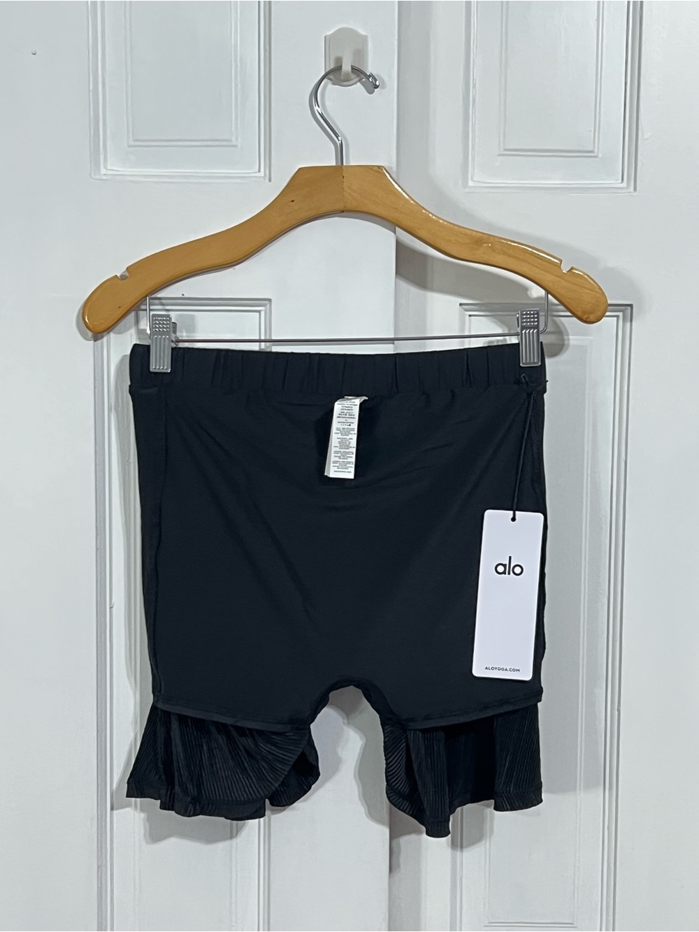 🆕Alo yoga Micro Plisse Tennis Skirt - Black Sz M - Picture 8 of 10